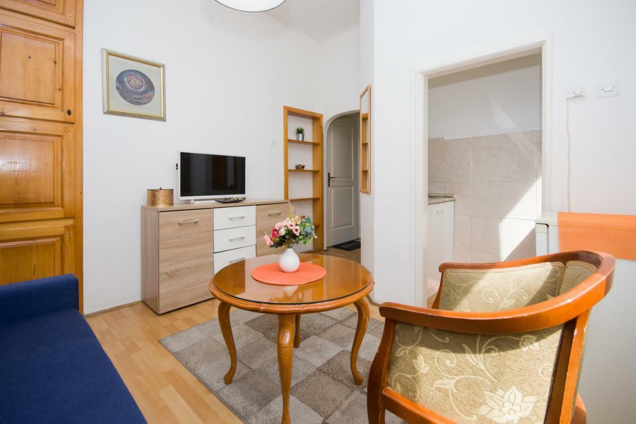 Downtown Star Apartment Belgrado Exterior foto